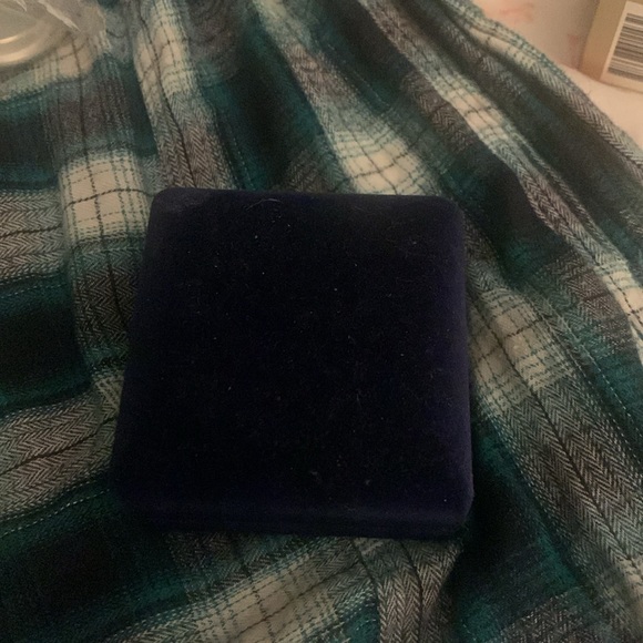 Earrings and necklaces set - Picture 4 of 5